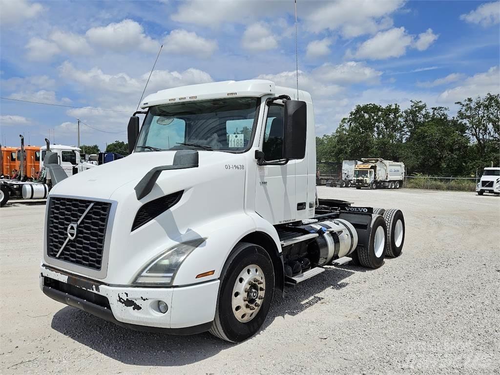 Volvo VNR64T300 Седельные тягачи