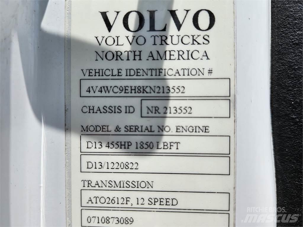 Volvo VNR64T300 Седельные тягачи