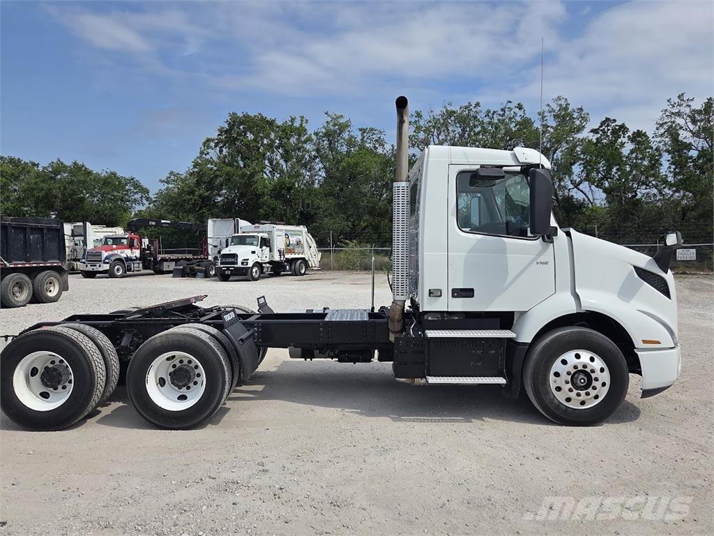 Volvo VNR64T300 Седельные тягачи
