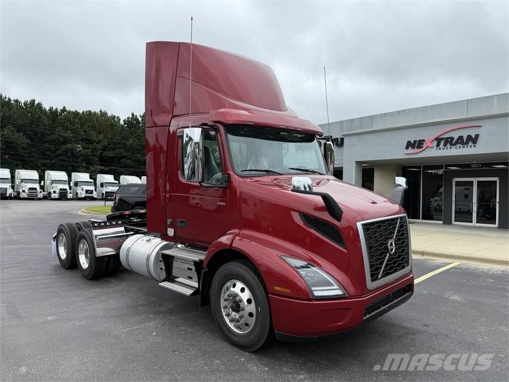 Volvo VNR64T300 Седельные тягачи