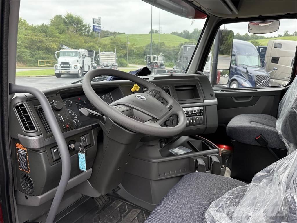 Volvo VNR64T300 Седельные тягачи