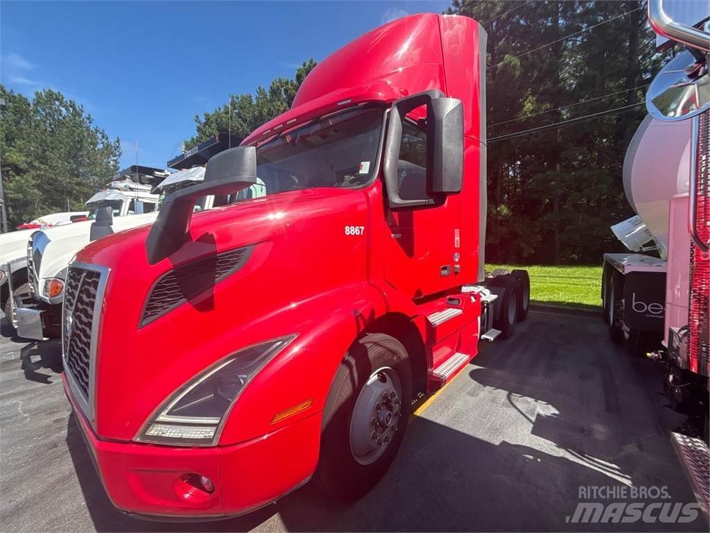 Volvo VNR64T300 Седельные тягачи