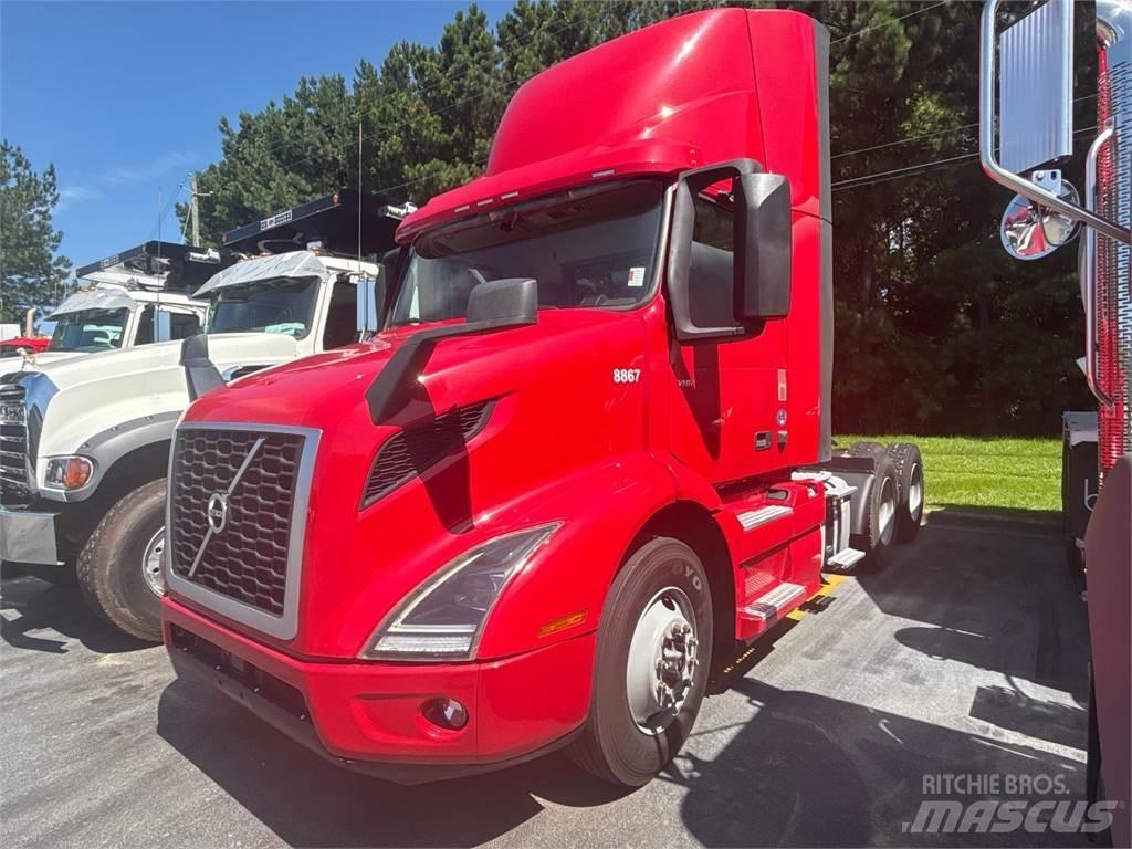 Volvo VNR64T300 Седельные тягачи