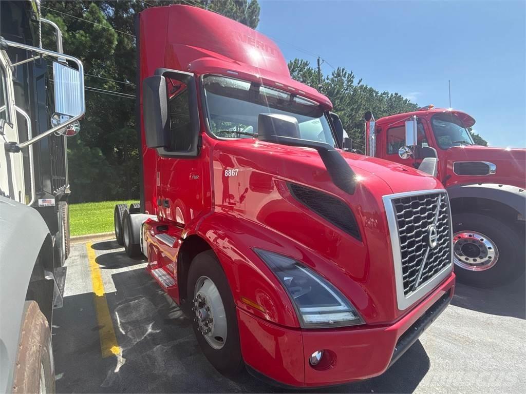 Volvo VNR64T300 Седельные тягачи