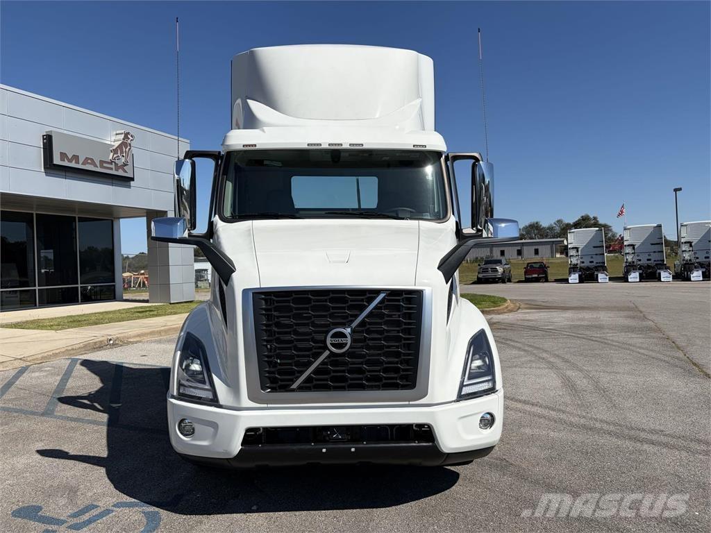 Volvo VNR64T300 Седельные тягачи