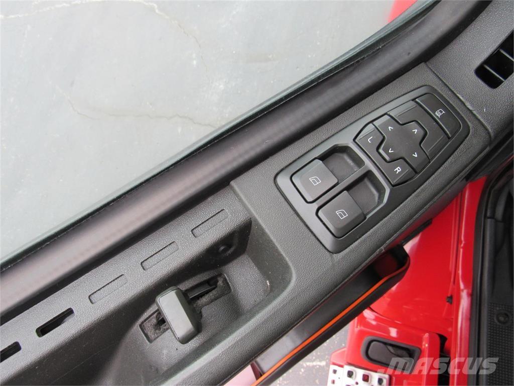 Volvo VNR64T300 Седельные тягачи