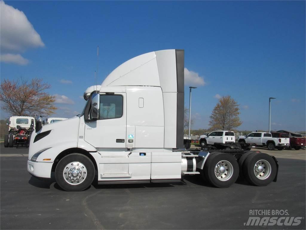 Volvo VNR64T400 Седельные тягачи