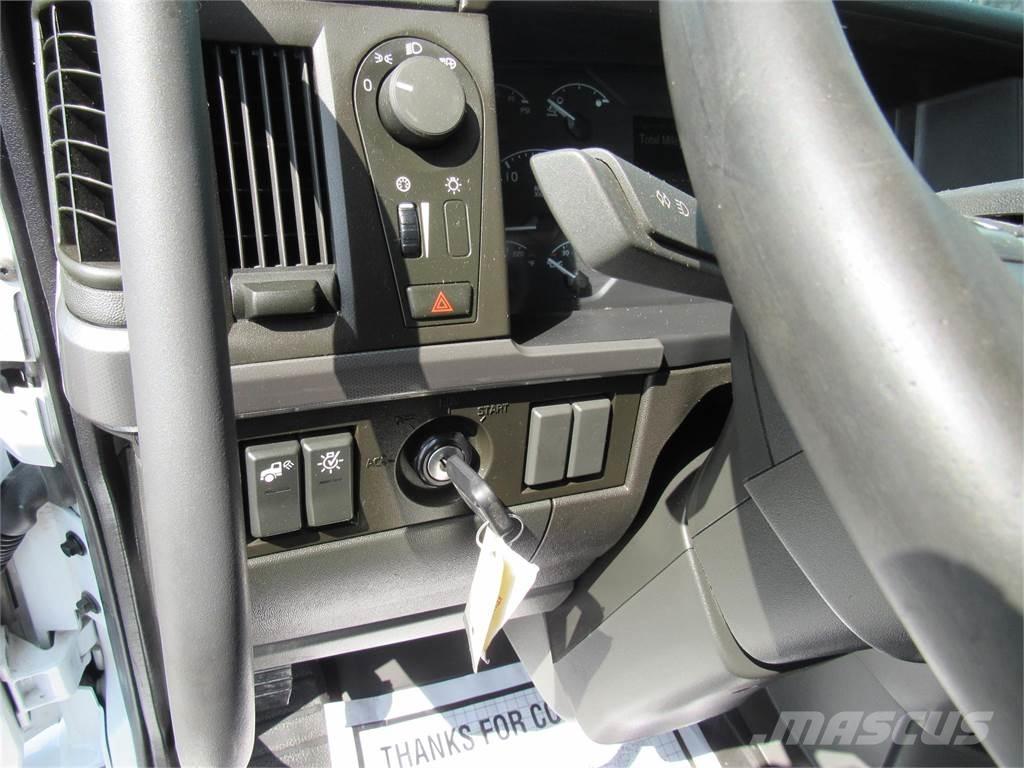 Volvo VNR64T640 Седельные тягачи