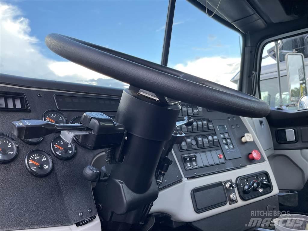 Wstar 4700SB Специальные грузовики