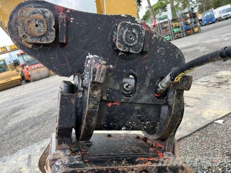 CAT 302.7DCR Мини-экскаваторы