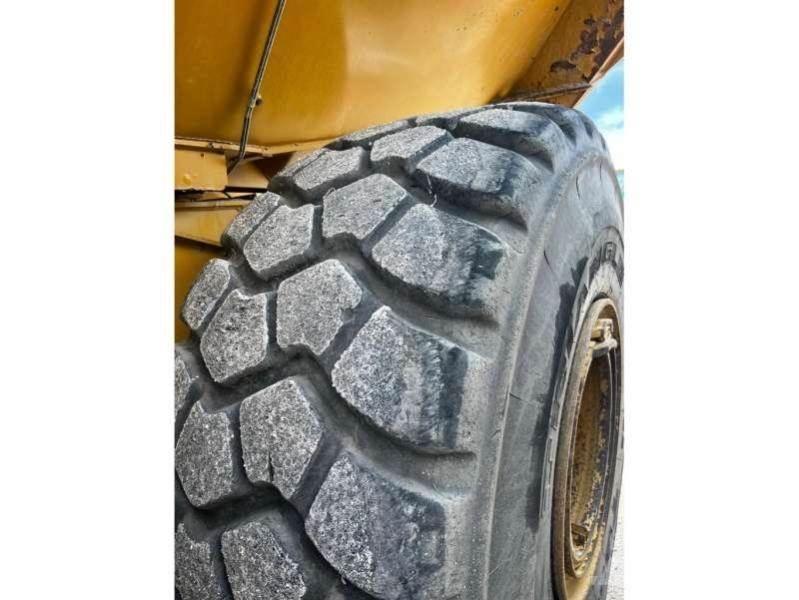 CAT 740GC Шарнирно-сочленённые самосвалы