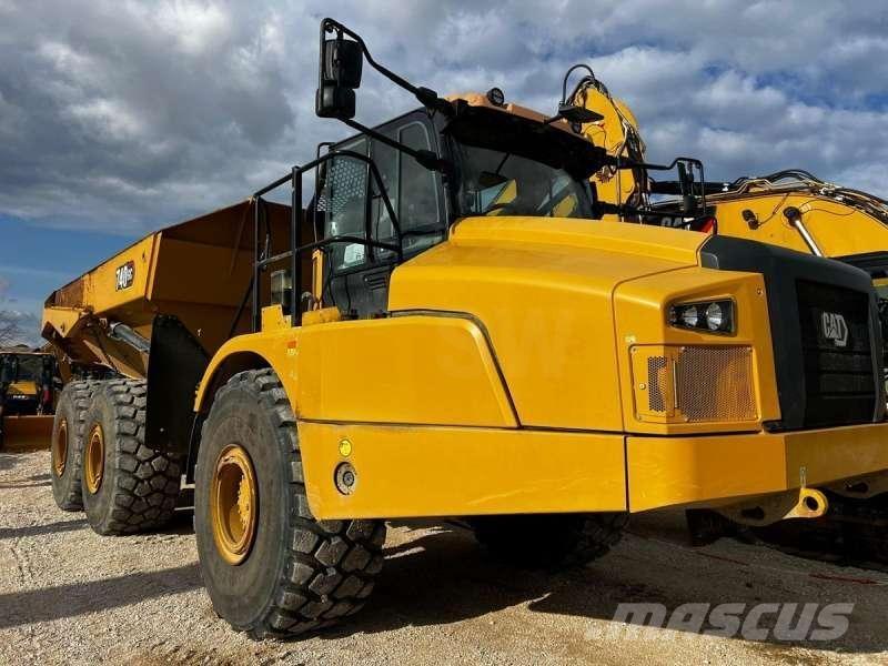 CAT 740GC Шарнирно-сочленённые самосвалы
