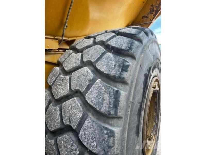 CAT 740GC Шарнирно-сочленённые самосвалы