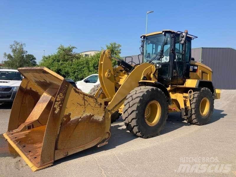 CAT 926M Фронтальные погрузчики