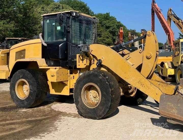 CAT 938M Фронтальные погрузчики