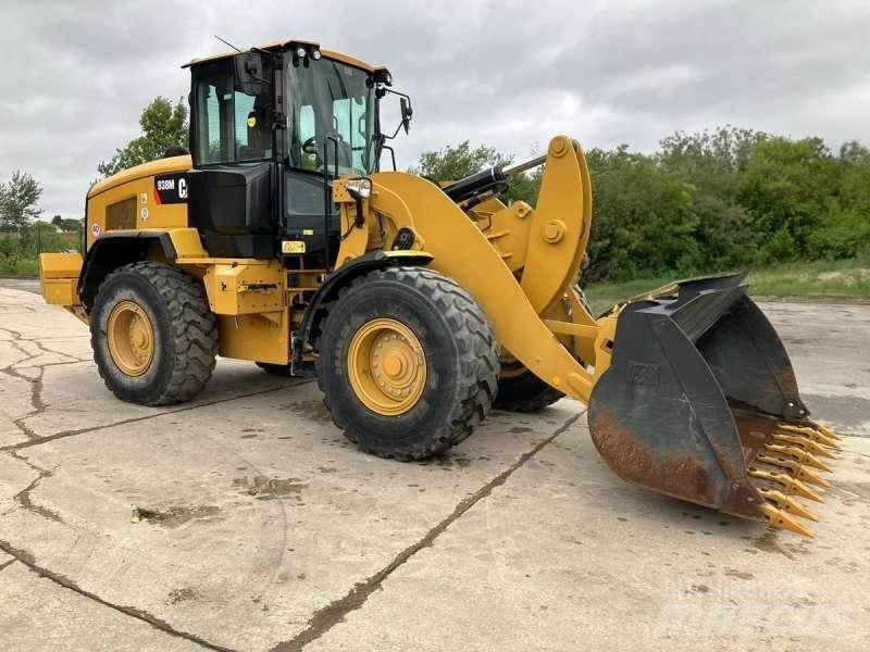 CAT 938M Фронтальные погрузчики