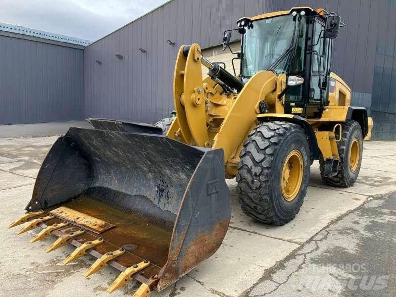 CAT 938M Фронтальные погрузчики