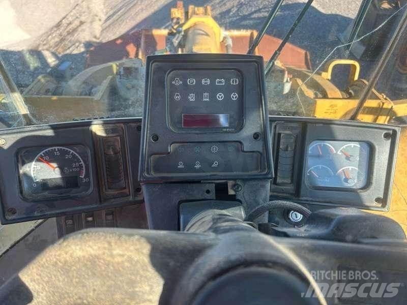 CAT 962G Фронтальные погрузчики