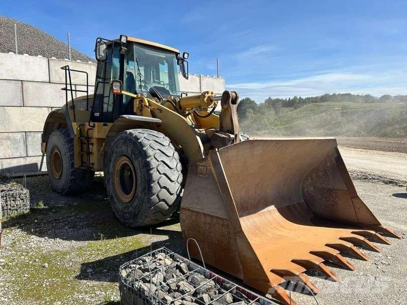 CAT 966G Фронтальные погрузчики
