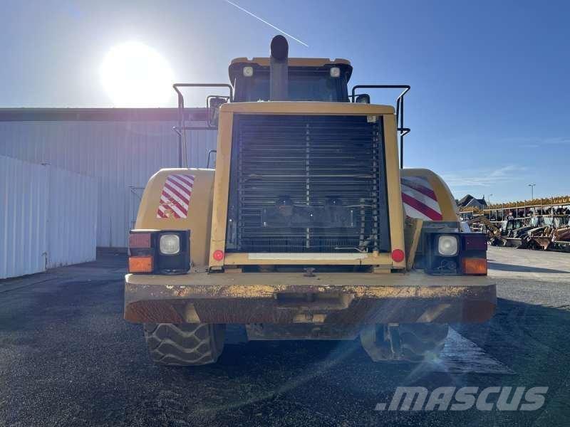 CAT 966G Фронтальные погрузчики