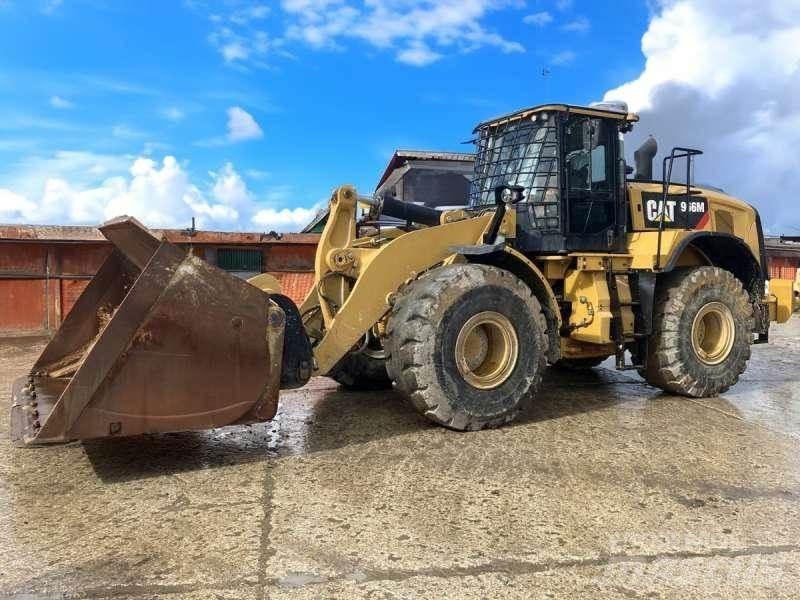 CAT 966M Фронтальные погрузчики