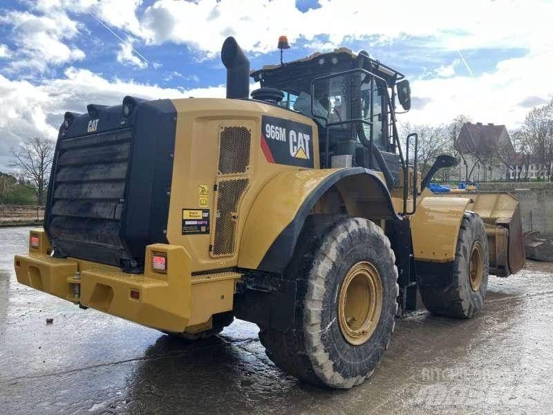 CAT 966M Фронтальные погрузчики