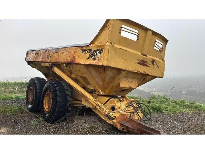 CAT D250B Самосвальные прицепы
