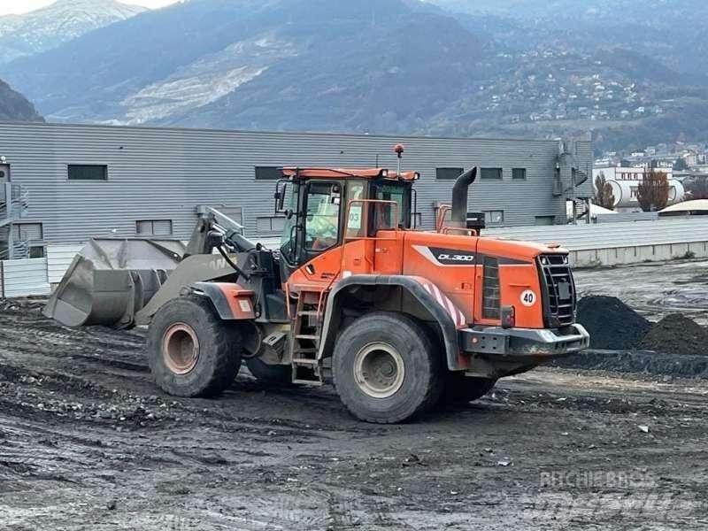 Doosan DL300 Фронтальные погрузчики