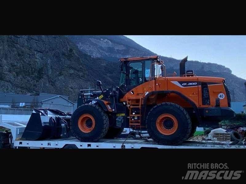 Doosan DL300 Фронтальные погрузчики