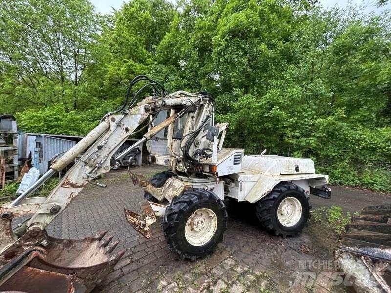 Mecalac 8CXI Колёсные экскаваторы