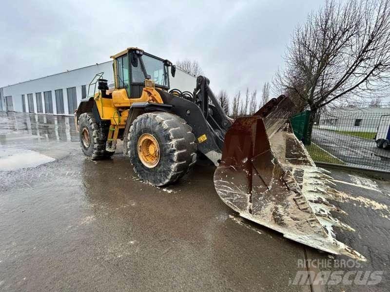 Volvo L220H Фронтальные погрузчики
