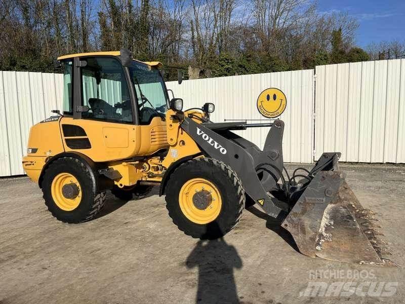 Volvo L28F Малые погрузчики