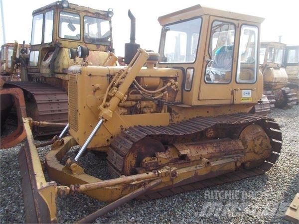 CAT D4D Гусеничные бульдозеры