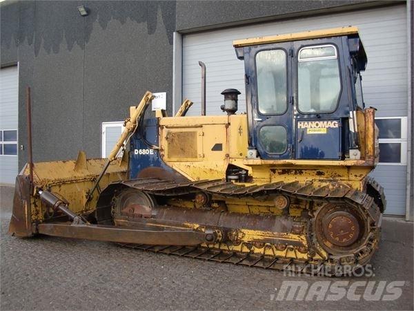 Hanomag D680E Гусеничные бульдозеры