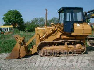 Komatsu D53S Гусеничные фронтальные погрузчики
