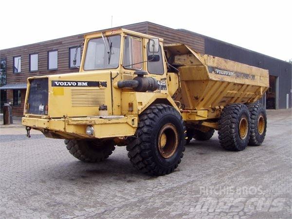 Volvo A25 Шарнирно-сочленённые самосвалы