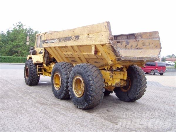 Volvo A25 Шарнирно-сочленённые самосвалы