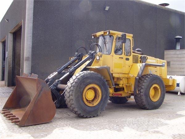 Volvo L120 Фронтальные погрузчики