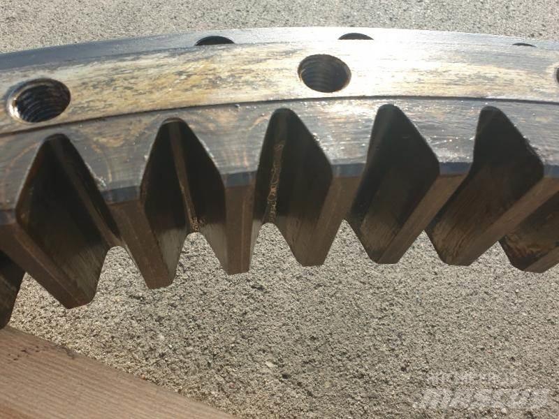 JCB JS 150 Ходовая часть и подвеска