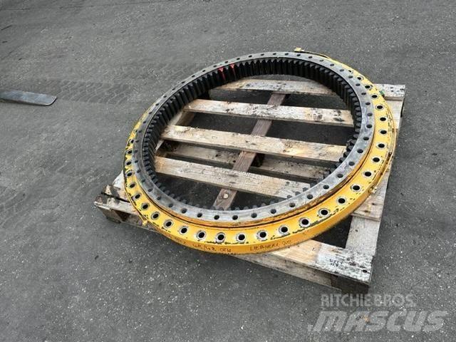 Liebherr A 922 Ходовая часть и подвеска