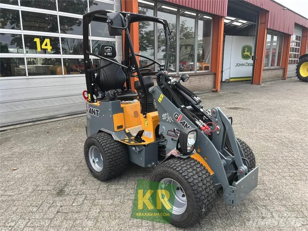 GiANT G1200 Трактора с фронтальным погрузчиком
