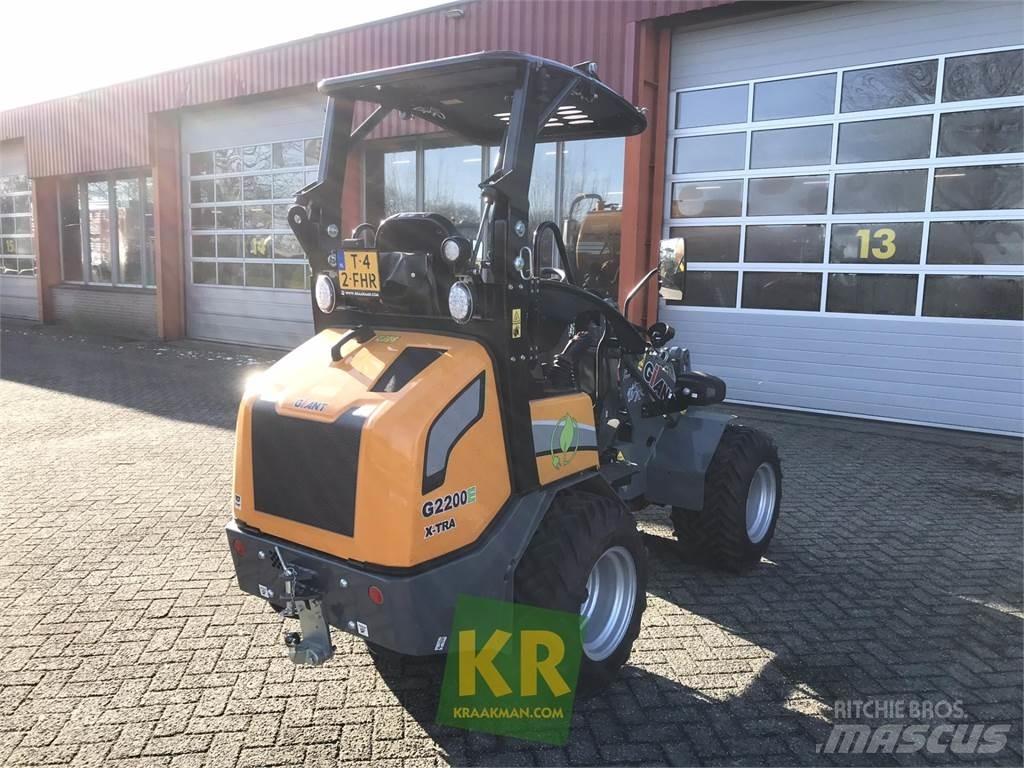 GiANT G2200E Трактора с фронтальным погрузчиком