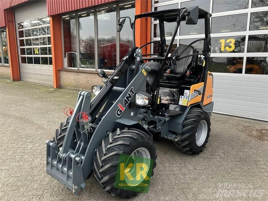 GiANT G2300 Трактора с фронтальным погрузчиком