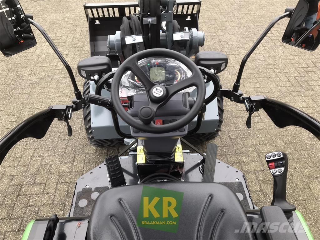 GiANT G2700E Трактора с фронтальным погрузчиком