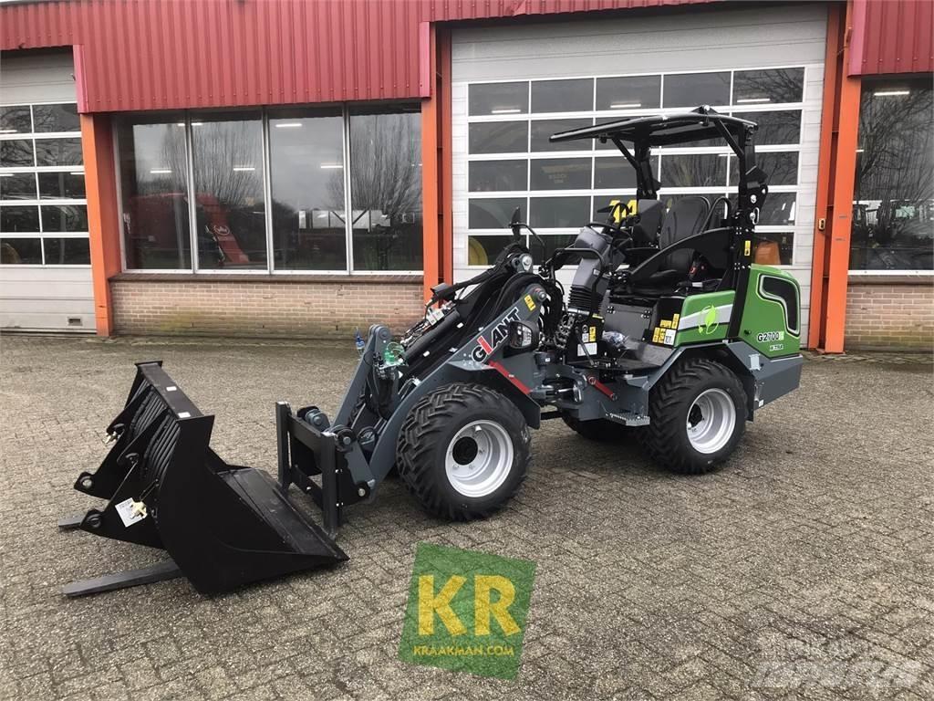 GiANT G2700E Трактора с фронтальным погрузчиком