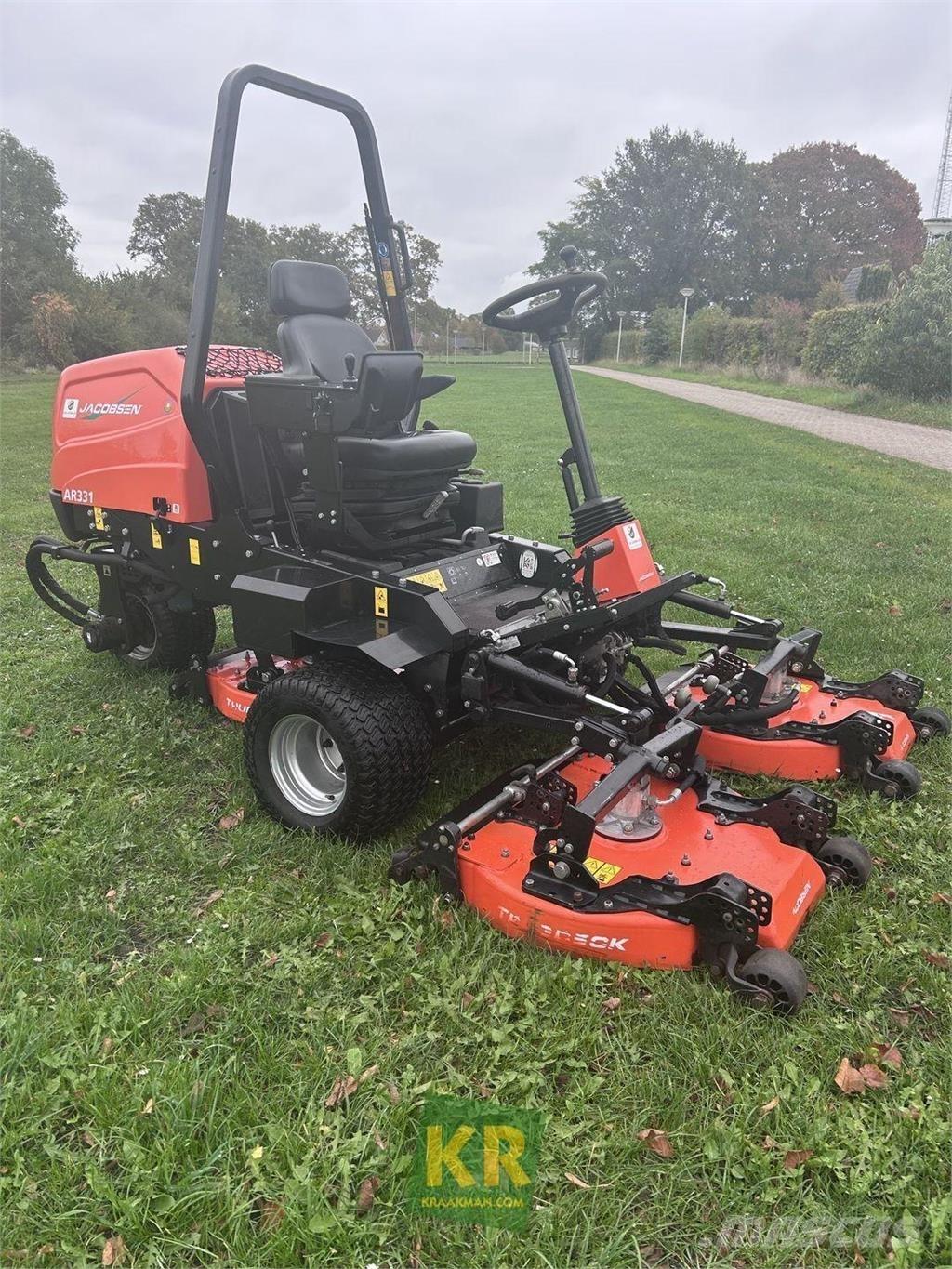 Jacobsen AR331 Грубые косилки