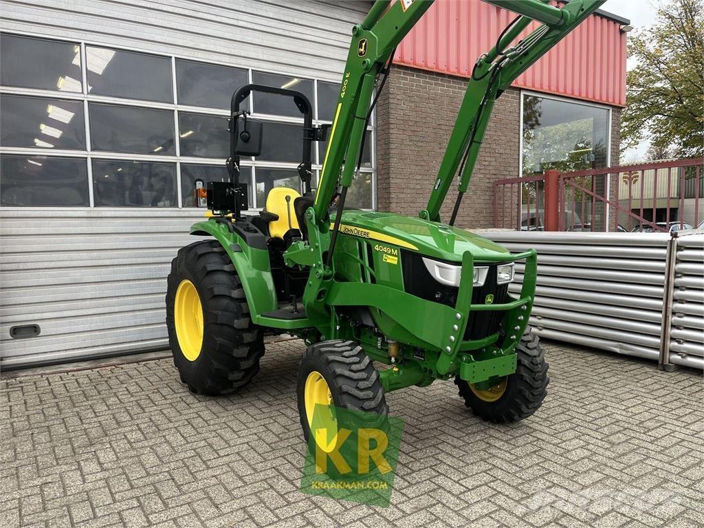 John Deere 4049M Коммунальные тракторы