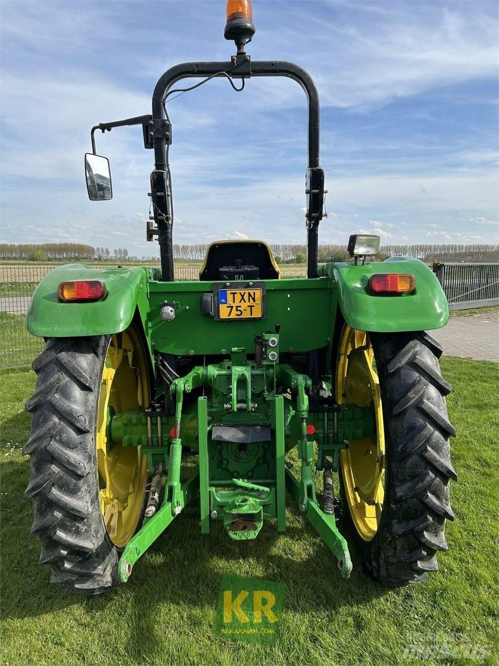 John Deere 5055E Трактора