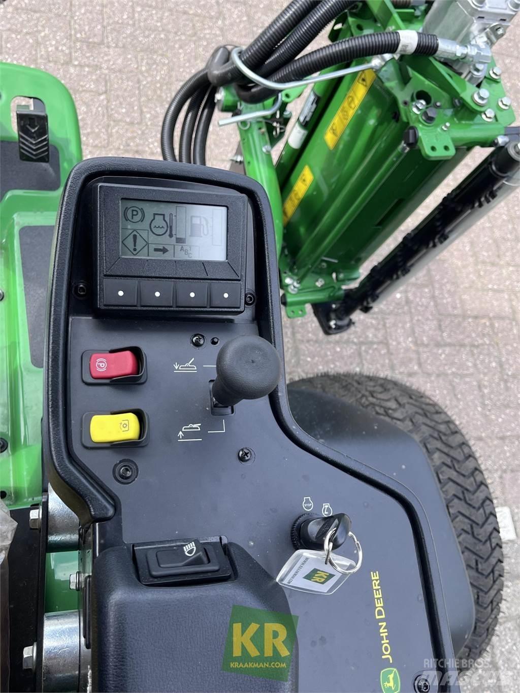 John Deere 8700A Газонокосилки