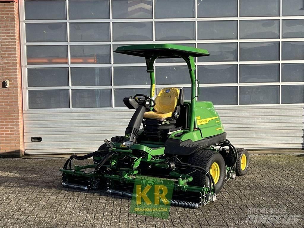 John Deere 8700A Газонокосилки